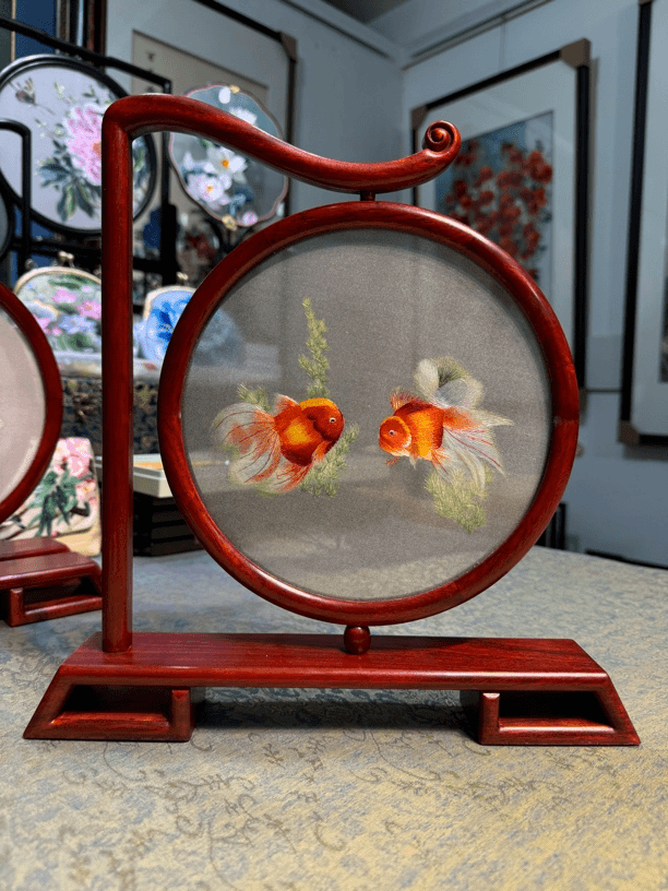 Embroidery Crafts-Decorative Ornaments-Two little goldfish